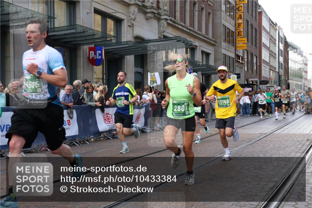 13.09.2026 - 21. swb-Marathon Bremen Strokosch-Dieckow http://msf.ph/oto/10433384 13.09.2026 13:12:45 Ziel 313, 621, 868, 987, 1207, 1513, 2350, 2442, 2498, 2559, 2801, 2858, 3625, 4582, 5345, 5379, 5769, 5965, 6349, 7874, 8291, 8419, 8464, 8798, 9092, 9217, 13140, 899, 1517, 2350, 2362, 2480, 3054, 3988, 4560, 4605, 4879, 5416, 6796, 8029, 9775, 9803, 13106 meine-sportfotos.de