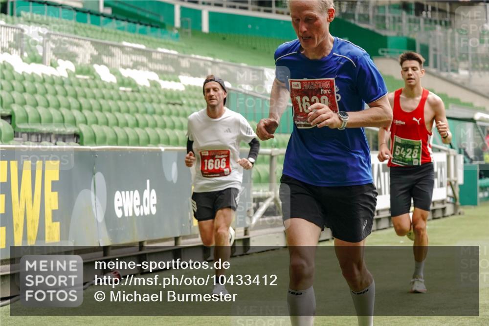 13.09.2026 - 21. swb-Marathon Bremen Michael Burmester http://msf.ph/oto/10433412 13.09.2026 12:32:40 Laufen im Stadion 417, 482, 573, 668, 943, 1020, 1126, 1507, 1606, 1629, 2100, 6507, 7741, 8044, 314, 358, 520, 547, 574, 649, 719, 858, 934, 959, 1253, 1256, 1391, 1428, 1525, 1783 meine-sportfotos.de