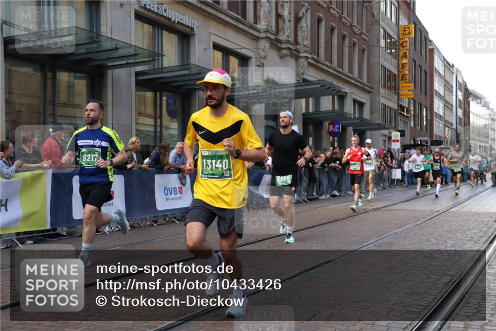 13.09.2026 - 21. swb-Marathon Bremen Strokosch-Dieckow http://msf.ph/oto/10433426 13.09.2026 13:12:46 Ziel 280, 313, 621, 868, 987, 1207, 1513, 2442, 2498, 2559, 2801, 2858, 3566, 3625, 4582, 5345, 5379, 5769, 5965, 6349, 7874, 8291, 8419, 8464, 8798, 9092, 9217, 13140, 1517, 2350, 2362, 2480, 3054, 3988, 4560, 4605, 4879, 5416, 6796, 8029, 9775, 9803, 13106 meine-sportfotos.de