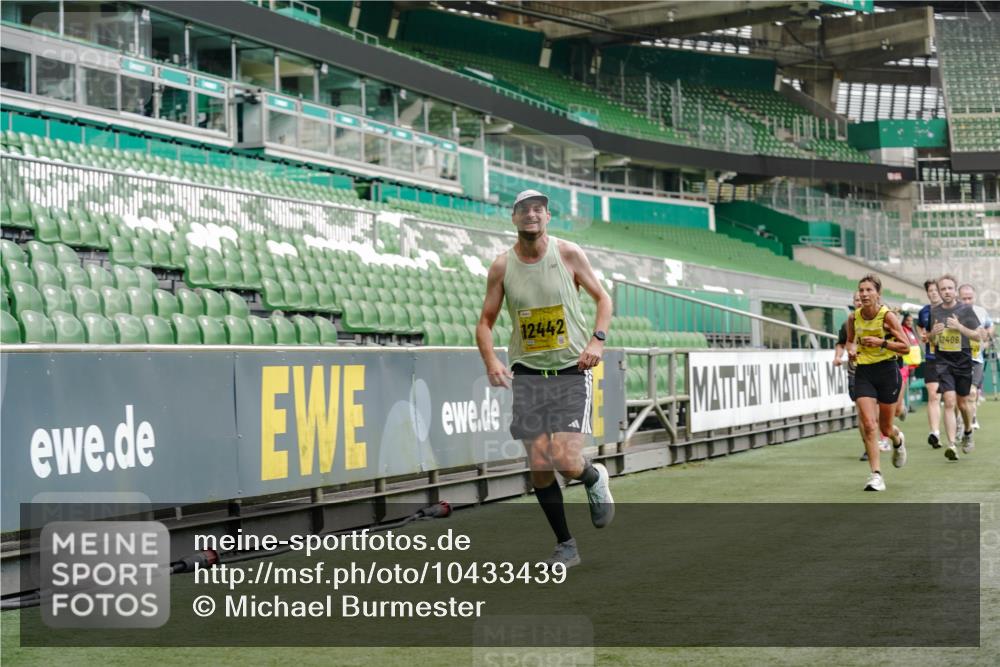 13.09.2026 - 21. swb-Marathon Bremen Michael Burmester http://msf.ph/oto/10433439 13.09.2026 10:24:33 Laufen im Stadion 10143, 10235, 10328, 10336, 10337, 10341, 10358, 10456, 10520, 10592, 10593, 10618, 10632, 10775, 10782, 10816, 10861, 10972, 11042, 11143, 11201, 11265, 11373, 11375, 11426, 11442, 11468, 11527, 11607, 11615, 11628, 11630, 11632, 11704, 11713, 11721, 11758, 11779, 11826, 11895, 11903, 11948, 12053, 12144, 12246, 12281, 12339, 12404, 12406, 12426, 12442, 12468, 12469, 12477, 12525, 13520, 13556, 13563, 13566, 13580, 13585, 13586 meine-sportfotos.de