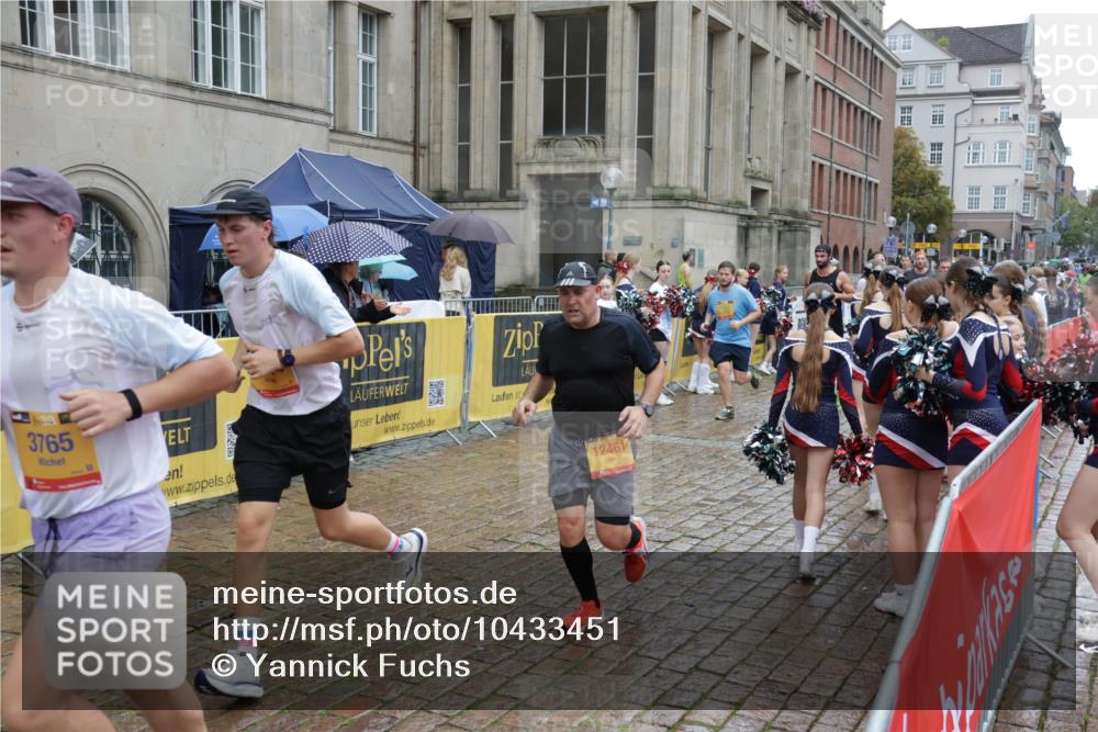 13.09.2026 - Kiel Lauf Yannick Fuchs http://msf.ph/oto/10433451 13.09.2026 11:42:48 Ziel 9569 meine-sportfotos.de