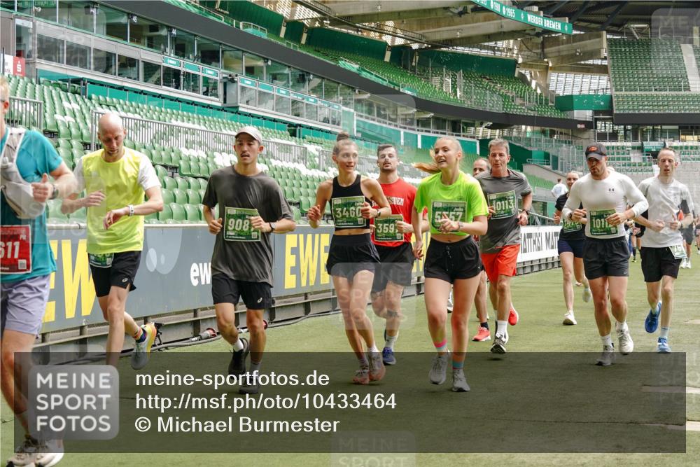 13.09.2026 - 21. swb-Marathon Bremen Michael Burmester http://msf.ph/oto/10433464 13.09.2026 13:04:57 Laufen im Stadion 178, 209, 210, 244, 323, 394, 488, 534, 536, 565, 647, 725, 881, 891, 900, 1073, 1239, 1243, 1307, 1308, 1343, 1373, 1380, 1456, 1479, 1627, 1649, 1653, 1656, 1687, 1771, 1780, 1914, 1932, 1941, 2023, 2089, 2126, 2223, 2241, 2265, 2301, 2369, 2430, 2452, 2602, 2723, 2742, 2764, 2851, 2867, 2872, 2891, 2910, 2919, 2957, 2959, 2977, 2985, 3028, 3030, 3217, 3278, 3320, 3343, 3402, 3419, 3425, 3444, 3454, 3485, 3521, 3579, 3618, 3796, 3909, 242 meine-sportfotos.de
