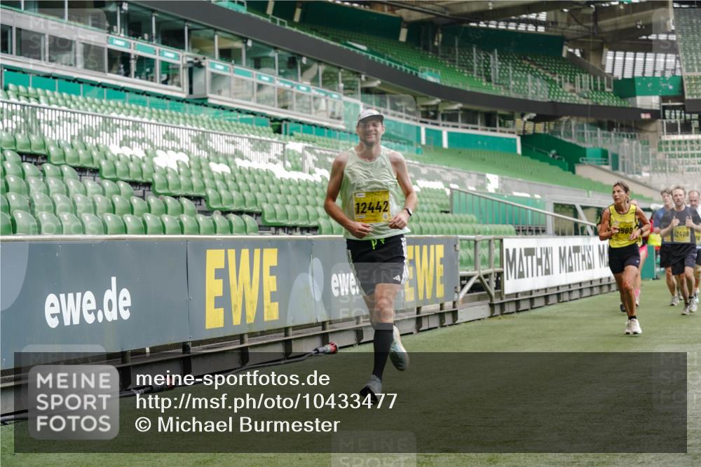 13.09.2026 - 21. swb-Marathon Bremen Michael Burmester http://msf.ph/oto/10433477 13.09.2026 10:24:33 Laufen im Stadion 10143, 10235, 10328, 10336, 10337, 10341, 10358, 10456, 10520, 10592, 10593, 10618, 10632, 10775, 10782, 10816, 10861, 10972, 11042, 11143, 11201, 11265, 11373, 11375, 11426, 11442, 11468, 11527, 11607, 11615, 11628, 11630, 11632, 11704, 11713, 11721, 11758, 11779, 11826, 11895, 11903, 11948, 12053, 12144, 12246, 12281, 12339, 12404, 12406, 12426, 12442, 12468, 12469, 12477, 12525, 13520, 13556, 13563, 13566, 13580, 13585, 13586 meine-sportfotos.de