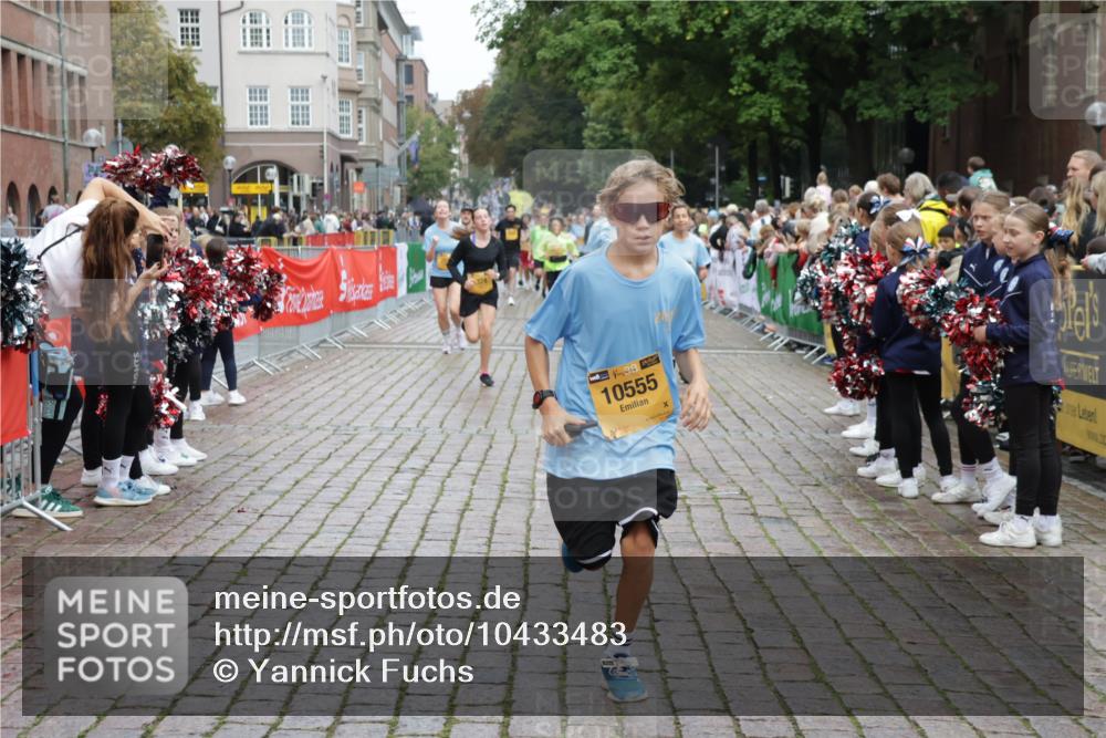 13.09.2026 - Kiel Lauf Yannick Fuchs http://msf.ph/oto/10433483 13.09.2026 09:47:20 Ziel 544, 1235, 1324, 2587, 2870, 5167, 6575, 8231, 8524, 9091, 10076, 10555, 11964, 12635, 1402, 2718, 2759, 2779, 3808, 4087, 4238, 4940, 5217, 5351, 6074, 6207, 6638, 7190, 7213, 7446, 7461, 7731, 7921, 8409, 9141, 9385, 10009, 10224, 10301, 10322, 10731, 10742, 10744, 11862, 11964, 12622, 12725, 466, 591, 3192, 3373, 3629, 4011, 4479, 4480, 5517, 6072, 6639, 6696, 7767, 8503, 8540, 8777, 8833, 9528, 9634, 9936, 10789, 2527, 3808, 4906, 6048, 7190, 7446 meine-sportfotos.de