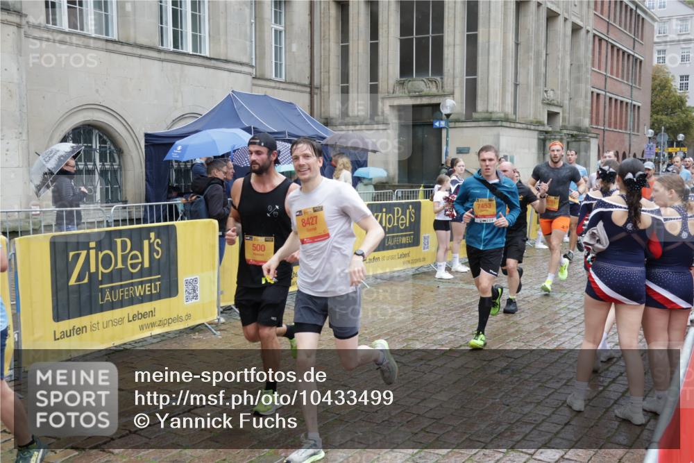 13.09.2026 - Kiel Lauf Yannick Fuchs http://msf.ph/oto/10433499 13.09.2026 11:42:51 Ziel 9569 meine-sportfotos.de