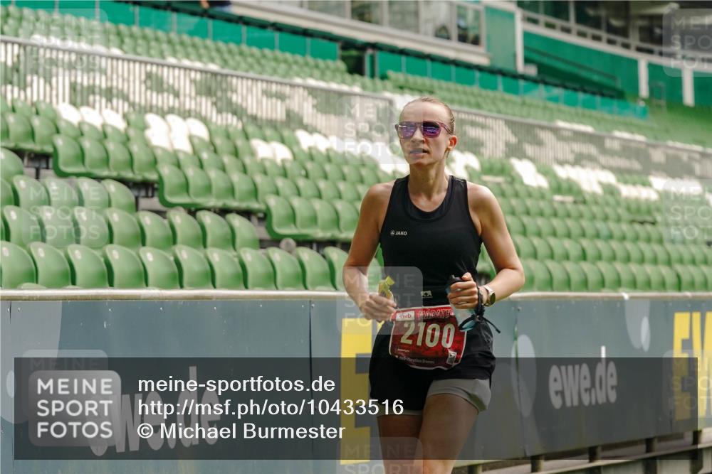 13.09.2026 - 21. swb-Marathon Bremen Michael Burmester http://msf.ph/oto/10433516 13.09.2026 12:33:20 Laufen im Stadion 299, 482, 525, 668, 943, 1020, 1126, 1212, 1507, 1606, 1629, 2072, 2100, 5428, 7741, 314, 520, 547, 719, 858, 934, 959, 1168, 1214, 1453, 5212, 6485 meine-sportfotos.de
