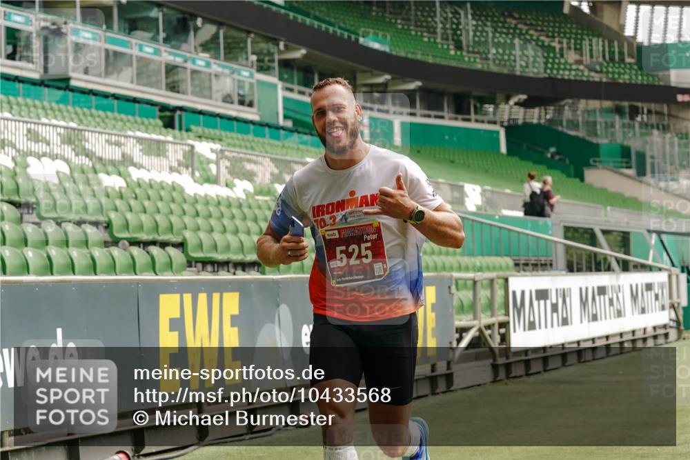 13.09.2026 - 21. swb-Marathon Bremen Michael Burmester http://msf.ph/oto/10433568 13.09.2026 12:33:39 Laufen im Stadion 299, 482, 525, 919, 1212, 1606, 1629, 2072, 5428, 7741, 314, 520, 547, 858, 934, 1168, 1214, 1357, 1453, 1639, 5212, 6485 meine-sportfotos.de