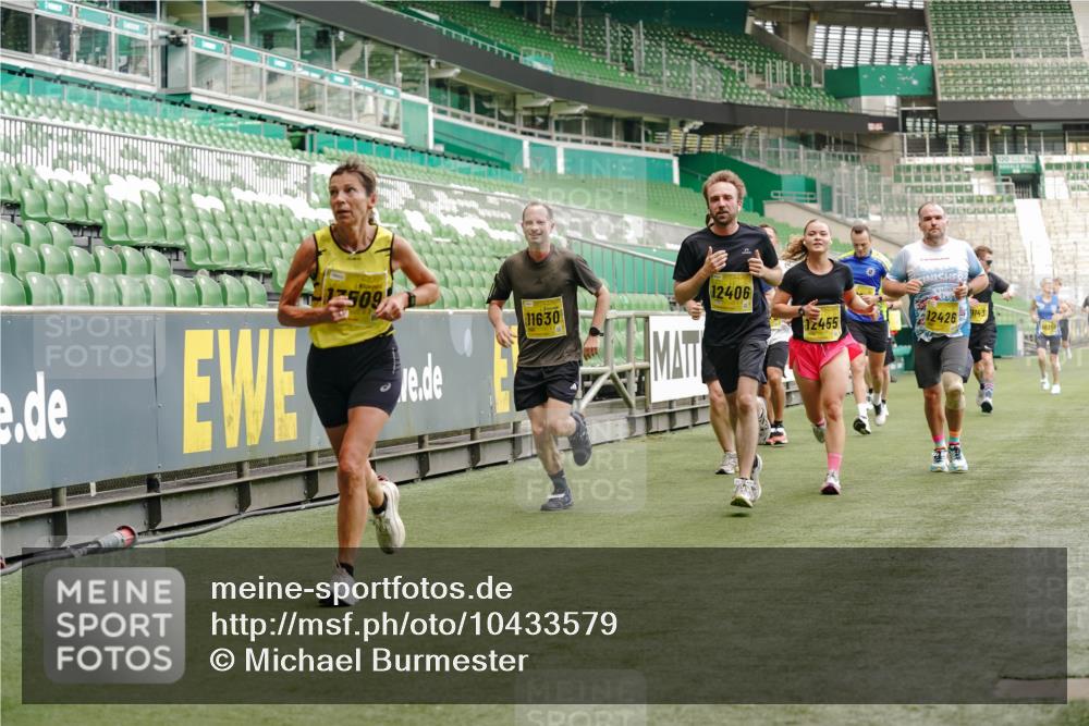 13.09.2026 - 21. swb-Marathon Bremen Michael Burmester http://msf.ph/oto/10433579 13.09.2026 10:24:36 Laufen im Stadion 10143, 10235, 10328, 10336, 10337, 10341, 10358, 10456, 10520, 10592, 10593, 10618, 10632, 10775, 10782, 10816, 10861, 10972, 11042, 11143, 11201, 11265, 11373, 11375, 11426, 11442, 11468, 11527, 11607, 11615, 11628, 11630, 11632, 11704, 11713, 11758, 11779, 11826, 11895, 11903, 11948, 12053, 12144, 12246, 12281, 12339, 12404, 12406, 12426, 12442, 12468, 12469, 12477, 12525, 13520, 13563, 13566, 13580, 13585, 13586 meine-sportfotos.de