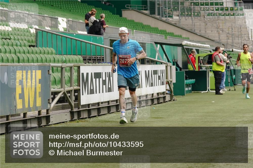 13.09.2026 - 21. swb-Marathon Bremen Michael Burmester http://msf.ph/oto/10433595 13.09.2026 12:33:50 Laufen im Stadion 299, 525, 919, 1089, 1212, 1606, 1629, 2072, 5428, 7741, 314, 520, 547, 858, 1168, 1214, 1357, 1453, 1639, 4474, 5212, 6485, 8285 meine-sportfotos.de