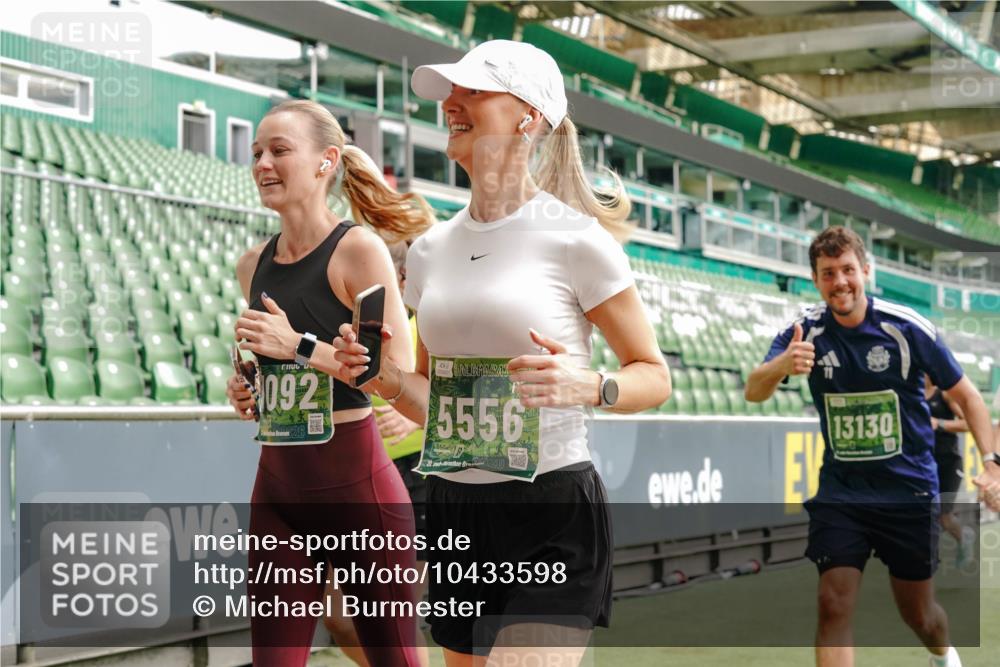 13.09.2026 - 21. swb-Marathon Bremen Michael Burmester http://msf.ph/oto/10433598 13.09.2026 13:30:37 Laufen im Stadion 122, 171, 224, 295, 297, 405, 639, 754, 767, 806, 840, 1114, 1217, 1242, 1270, 1314, 1329, 1529, 1633, 1634, 1775, 1810, 1811, 1886, 1983, 2216, 2238, 2242, 2249, 2263, 2368, 2372, 2436, 2449, 2546, 2615, 2629, 2637, 2643, 2677, 2719, 2738, 2740, 2830, 2869, 2871, 2877, 2918, 2952, 2994, 3038, 3053, 3094, 3101, 3129, 3227, 3286, 3401, 3426, 3563, 3605, 3723, 3758, 3873, 3876, 3898, 3918, 3929, 3965, 3971, 4011, 4056, 4162, 111 meine-sportfotos.de
