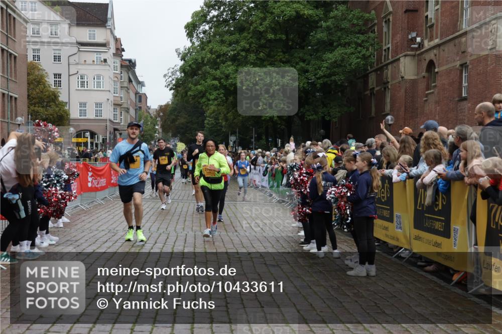 13.09.2026 - Kiel Lauf Yannick Fuchs http://msf.ph/oto/10433611 13.09.2026 09:47:26 Ziel 544, 591, 1324, 2870, 3192, 3629, 6072, 6575, 6639, 8231, 8540, 8777, 9634, 9936, 10555, 1235, 1402, 2587, 2718, 2759, 2779, 4238, 4940, 5167, 5217, 5351, 6074, 6207, 7461, 7731, 7921, 8524, 9091, 9141, 9385, 10009, 10076, 10224, 10301, 10731, 10742, 10744, 11862, 11964, 12622, 12635, 390, 466, 3373, 4011, 4103, 4400, 4479, 4480, 4952, 5517, 6078, 6696, 7767, 8503, 8833, 9528, 9697, 10789, 12099, 2527, 2718, 3808, 4087, 6638, 7190, 7446, 10322 meine-sportfotos.de