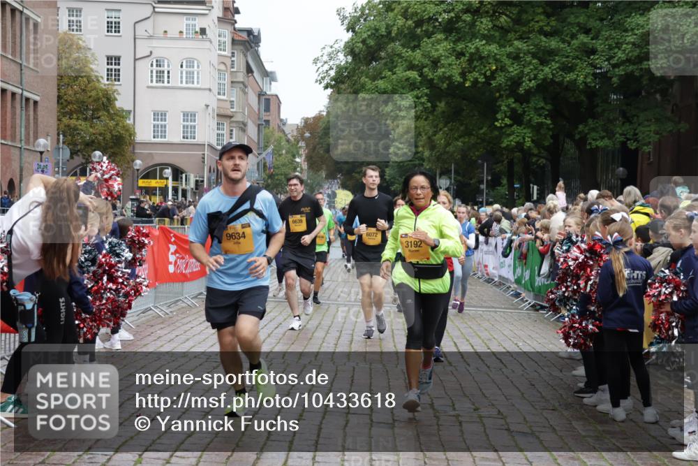 13.09.2026 - Kiel Lauf Yannick Fuchs http://msf.ph/oto/10433618 13.09.2026 09:47:27 Ziel 544, 591, 1324, 2870, 3192, 3629, 5517, 6072, 6575, 6639, 6696, 8231, 8540, 8777, 9634, 9936, 10555, 10789, 1235, 1402, 2587, 2718, 2759, 2779, 4238, 4940, 5167, 5217, 5351, 6074, 6207, 7461, 7731, 8524, 9091, 9141, 9385, 10009, 10076, 10224, 10301, 10731, 10742, 10744, 11862, 11964, 12622, 12635, 390, 466, 3373, 3735, 4011, 4103, 4400, 4479, 4480, 4952, 6078, 7767, 8503, 8833, 9528, 9697, 12099, 2718, 3808, 4087, 6638, 7190, 7446, 10322 meine-sportfotos.de