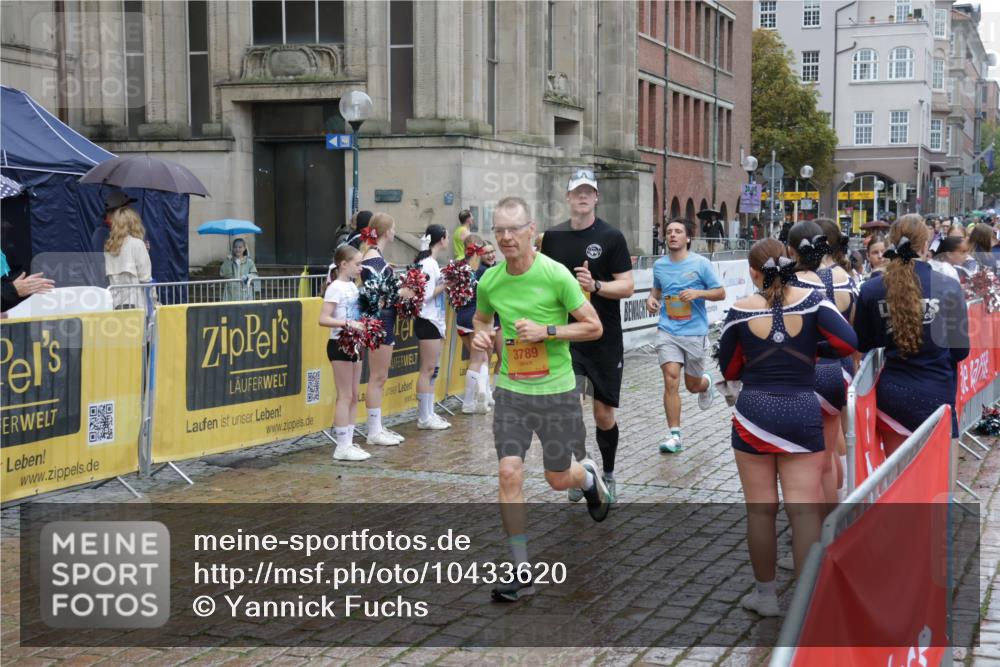 13.09.2026 - Kiel Lauf Yannick Fuchs http://msf.ph/oto/10433620 13.09.2026 11:43:02 Ziel 9569 meine-sportfotos.de