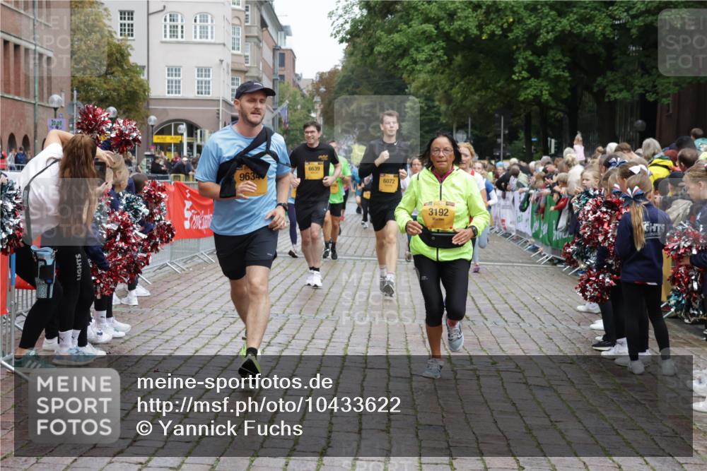 13.09.2026 - Kiel Lauf Yannick Fuchs http://msf.ph/oto/10433622 13.09.2026 09:47:27 Ziel 544, 591, 1324, 2870, 3192, 3629, 5517, 6072, 6575, 6639, 6696, 8231, 8540, 8777, 9634, 9936, 10555, 10789, 1235, 1402, 2587, 2718, 2759, 2779, 4238, 4940, 5167, 5217, 5351, 6074, 6207, 7461, 7731, 8524, 9091, 9141, 9385, 10009, 10076, 10224, 10301, 10731, 10742, 10744, 11862, 11964, 12622, 12635, 390, 466, 3373, 3735, 4011, 4103, 4400, 4479, 4480, 4952, 6078, 7767, 8503, 8833, 9528, 9697, 12099, 2718, 3808, 4087, 6638, 7190, 7446, 10322 meine-sportfotos.de