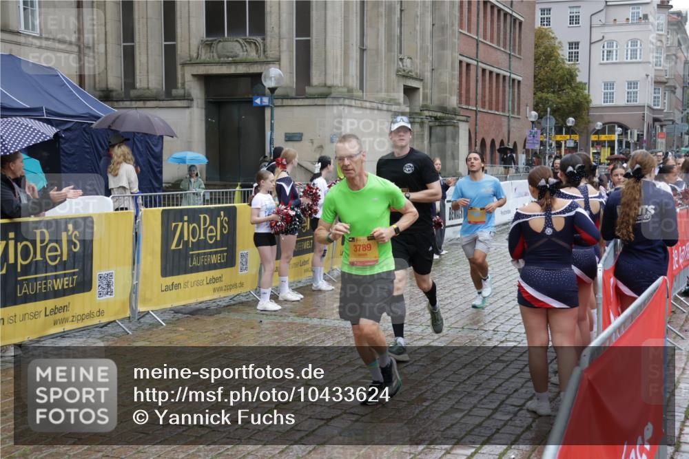 13.09.2026 - Kiel Lauf Yannick Fuchs http://msf.ph/oto/10433624 13.09.2026 11:43:02 Ziel 9569 meine-sportfotos.de