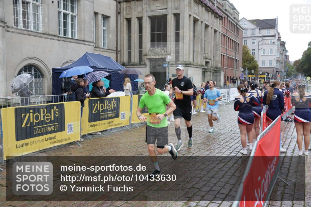 13.09.2026 - Kiel Lauf Yannick Fuchs http://msf.ph/oto/10433630 13.09.2026 11:43:03 Ziel 9569 meine-sportfotos.de