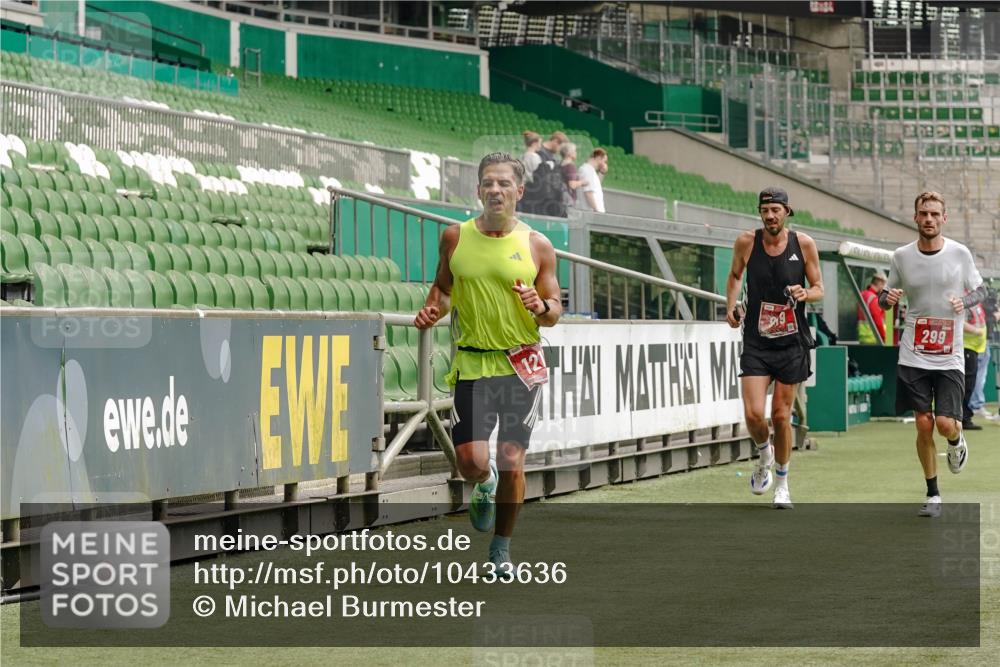 13.09.2026 - 21. swb-Marathon Bremen Michael Burmester http://msf.ph/oto/10433636 13.09.2026 12:33:58 Laufen im Stadion 250, 272, 299, 525, 919, 1089, 1212, 1606, 1629, 2072, 5428, 7741, 314, 520, 547, 1168, 1214, 1357, 1453, 1639, 4474, 5212, 6485, 8285 meine-sportfotos.de