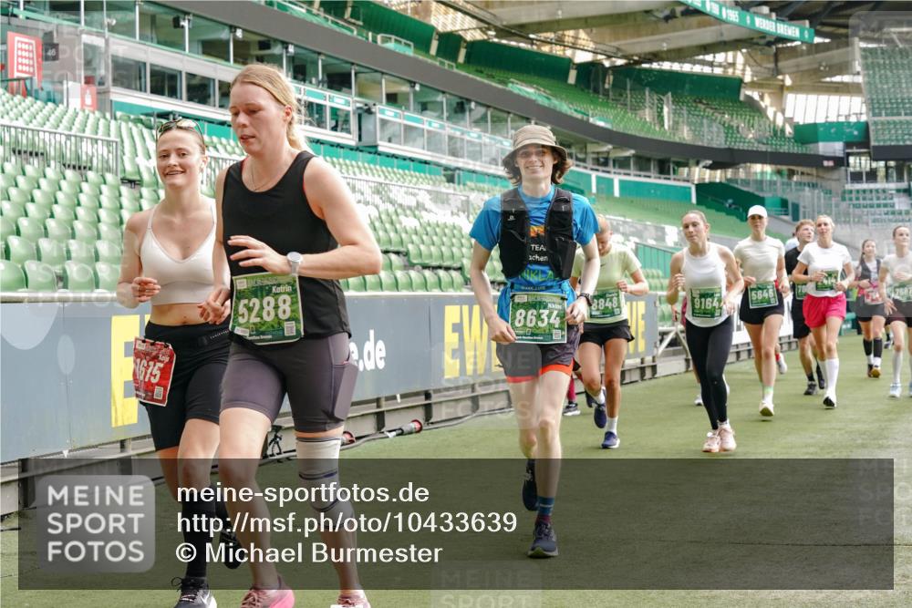 13.09.2026 - 21. swb-Marathon Bremen Michael Burmester http://msf.ph/oto/10433639 13.09.2026 13:31:02 Laufen im Stadion 122, 171, 224, 295, 297, 405, 487, 639, 767, 806, 840, 965, 1114, 1142, 1242, 1310, 1314, 1329, 1529, 1633, 1634, 1775, 1810, 1811, 1869, 1886, 1892, 1904, 1983, 2216, 2238, 2242, 2249, 2263, 2368, 2372, 2449, 2615, 2629, 2637, 2643, 2677, 2719, 2726, 2738, 2830, 2869, 2871, 2877, 2918, 2945, 2952, 2994, 3038, 3053, 3094, 3101, 3140, 3223, 3227, 3286, 3401, 3426, 3644, 3723, 3736, 3873, 3876, 3898, 3918, 3929, 3944, 4056, 4162, 4309, 4460, 111 meine-sportfotos.de