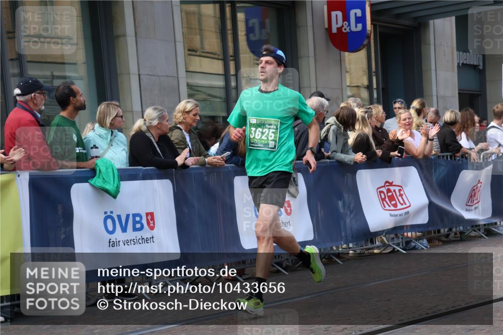 13.09.2026 - 21. swb-Marathon Bremen Strokosch-Dieckow http://msf.ph/oto/10433656 13.09.2026 13:12:51 Ziel 280, 313, 621, 868, 987, 1207, 2130, 2498, 2559, 2801, 2858, 2962, 3566, 3625, 4582, 5345, 5379, 5769, 6038, 6349, 6394, 7874, 8197, 8291, 8419, 8464, 9092, 9217, 13140, 1513, 2350, 2362, 2442, 3054, 3988, 4605, 4879, 5379, 5416, 5965, 6796, 8029, 8798, 9775, 9803, 13106 meine-sportfotos.de