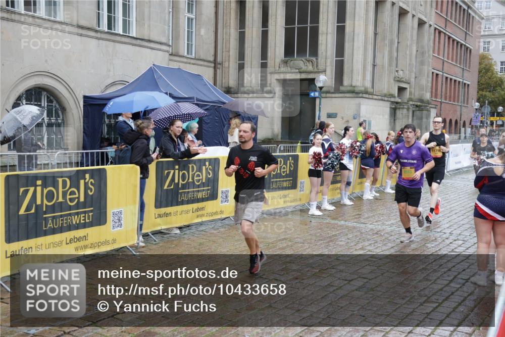 13.09.2026 - Kiel Lauf Yannick Fuchs http://msf.ph/oto/10433658 13.09.2026 11:43:08 Ziel 9569 meine-sportfotos.de