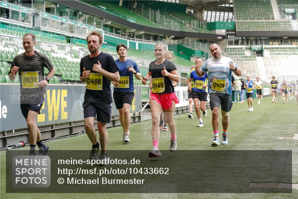 13.09.2026 - 21. swb-Marathon Bremen Michael Burmester http://msf.ph/oto/10433662 13.09.2026 10:24:37 Laufen im Stadion 10143, 10235, 10328, 10336, 10337, 10341, 10358, 10456, 10520, 10592, 10593, 10618, 10632, 10775, 10782, 10816, 10861, 10972, 10988, 11042, 11143, 11201, 11265, 11373, 11375, 11426, 11442, 11468, 11527, 11607, 11615, 11628, 11630, 11632, 11704, 11713, 11758, 11779, 11826, 11895, 11903, 11948, 12053, 12144, 12246, 12281, 12339, 12404, 12406, 12426, 12442, 12468, 12469, 12477, 12525, 13520, 13563, 13566, 13580, 13585, 13586 meine-sportfotos.de