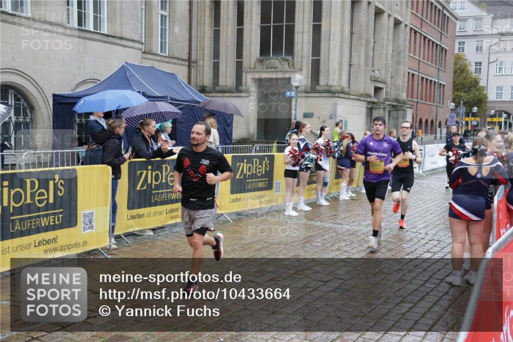 13.09.2026 - Kiel Lauf Yannick Fuchs http://msf.ph/oto/10433664 13.09.2026 11:43:08 Ziel 9569 meine-sportfotos.de