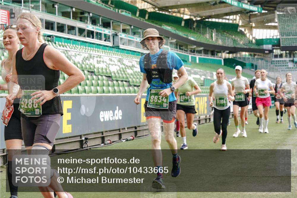 13.09.2026 - 21. swb-Marathon Bremen Michael Burmester http://msf.ph/oto/10433665 13.09.2026 13:31:02 Laufen im Stadion 122, 171, 224, 295, 297, 405, 487, 639, 767, 806, 840, 965, 1114, 1142, 1242, 1310, 1314, 1329, 1529, 1633, 1634, 1775, 1810, 1811, 1869, 1886, 1892, 1904, 1983, 2216, 2238, 2242, 2249, 2263, 2368, 2372, 2449, 2615, 2629, 2637, 2643, 2677, 2719, 2726, 2738, 2830, 2869, 2871, 2877, 2918, 2945, 2952, 2994, 3038, 3053, 3094, 3101, 3140, 3223, 3227, 3286, 3401, 3426, 3644, 3723, 3736, 3873, 3876, 3898, 3918, 3929, 3944, 4056, 4162, 4309, 4460, 111 meine-sportfotos.de