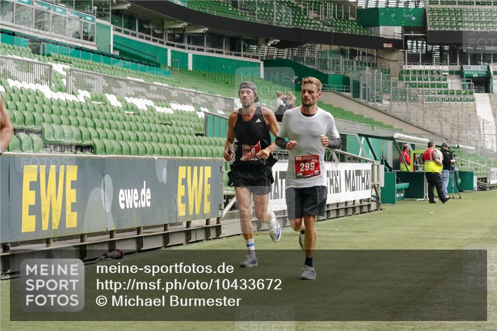 13.09.2026 - 21. swb-Marathon Bremen Michael Burmester http://msf.ph/oto/10433672 13.09.2026 12:34:01 Laufen im Stadion 250, 272, 299, 525, 919, 1089, 1212, 1606, 1629, 2072, 5428, 7741, 314, 520, 1168, 1214, 1357, 1453, 1639, 4474, 5212, 6485, 6507, 8285 meine-sportfotos.de