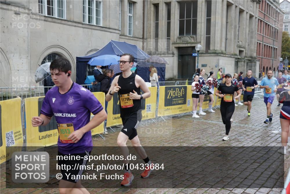 13.09.2026 - Kiel Lauf Yannick Fuchs http://msf.ph/oto/10433684 13.09.2026 11:43:10 Ziel 9569 meine-sportfotos.de