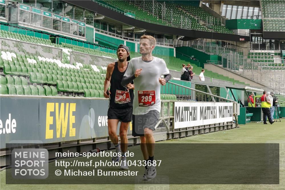 13.09.2026 - 21. swb-Marathon Bremen Michael Burmester http://msf.ph/oto/10433687 13.09.2026 12:34:02 Laufen im Stadion 250, 272, 299, 525, 919, 1089, 1212, 1606, 1629, 2072, 5428, 7741, 314, 520, 573, 1168, 1214, 1357, 1453, 1639, 4474, 5212, 6485, 6507, 8285 meine-sportfotos.de