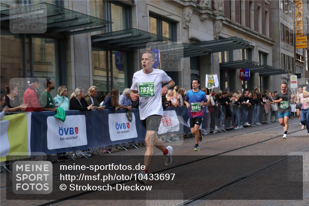 13.09.2026 - 21. swb-Marathon Bremen Strokosch-Dieckow http://msf.ph/oto/10433697 13.09.2026 13:12:53 Ziel 280, 313, 621, 868, 987, 1207, 2130, 2498, 2559, 2858, 2962, 3566, 3625, 4582, 5345, 5769, 6038, 6349, 6394, 7874, 8197, 8291, 8419, 8464, 9092, 9217, 13140, 1513, 2350, 2362, 2442, 2801, 3054, 3988, 4605, 4879, 5379, 5416, 5965, 6796, 8029, 8798, 9775, 9803, 13106, 13140 meine-sportfotos.de