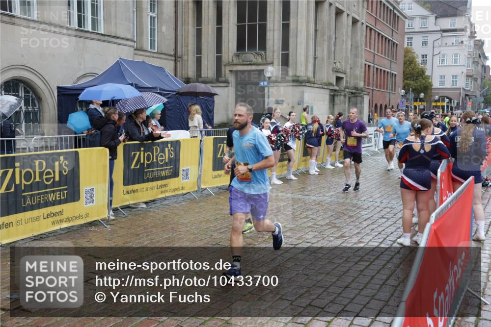 13.09.2026 - Kiel Lauf Yannick Fuchs http://msf.ph/oto/10433700 13.09.2026 11:43:12 Ziel 9569 meine-sportfotos.de