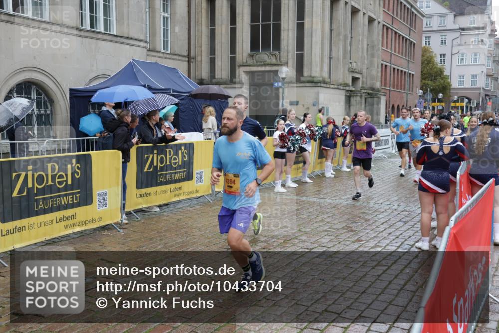 13.09.2026 - Kiel Lauf Yannick Fuchs http://msf.ph/oto/10433704 13.09.2026 11:43:12 Ziel 9569 meine-sportfotos.de