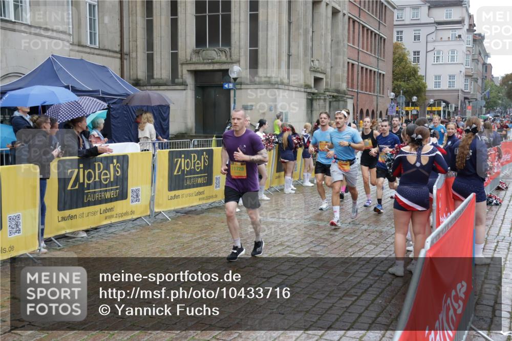 13.09.2026 - Kiel Lauf Yannick Fuchs http://msf.ph/oto/10433716 13.09.2026 11:43:13 Ziel 9569 meine-sportfotos.de