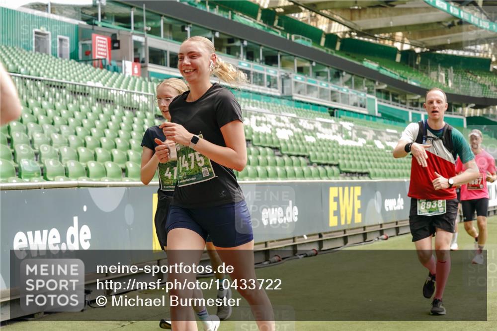 13.09.2026 - 21. swb-Marathon Bremen Michael Burmester http://msf.ph/oto/10433722 13.09.2026 13:05:01 Laufen im Stadion 178, 209, 210, 244, 323, 394, 534, 536, 565, 647, 725, 881, 891, 900, 1073, 1239, 1243, 1307, 1308, 1343, 1373, 1380, 1456, 1479, 1627, 1649, 1653, 1656, 1687, 1780, 1914, 1932, 1941, 2023, 2089, 2126, 2223, 2241, 2244, 2265, 2301, 2310, 2369, 2430, 2452, 2464, 2602, 2723, 2742, 2764, 2851, 2867, 2872, 2891, 2910, 2919, 2957, 2959, 2985, 3028, 3030, 3115, 3217, 3278, 3320, 3343, 3419, 3425, 3444, 3454, 3485, 3521, 3579, 3796, 3909, 242 meine-sportfotos.de