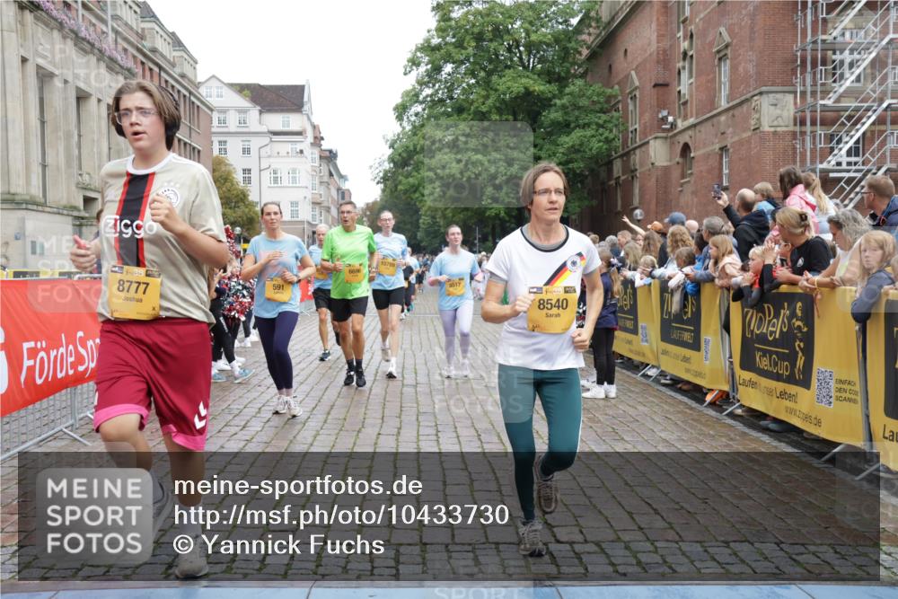 13.09.2026 - Kiel Lauf Yannick Fuchs http://msf.ph/oto/10433730 13.09.2026 09:47:32 Ziel 466, 544, 591, 2870, 3192, 3373, 3629, 4011, 4480, 5517, 6072, 6639, 6696, 7767, 8503, 8540, 8777, 8833, 9634, 9936, 10789, 1235, 1324, 2587, 2759, 4238, 4940, 5167, 5217, 5351, 6074, 6575, 7461, 7731, 8231, 8524, 9091, 10009, 10076, 10224, 10301, 10555, 10742, 10744, 11862, 11964, 12622, 12635, 390, 1743, 3735, 4103, 4365, 4400, 4460, 4479, 4952, 5215, 6078, 8096, 9528, 9697, 10823, 11396, 11654, 12099, 1402, 2718, 2759, 2779, 10322 meine-sportfotos.de