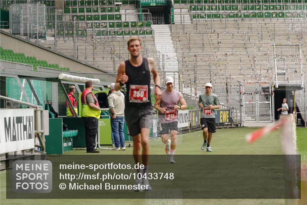 13.09.2026 - 21. swb-Marathon Bremen Michael Burmester http://msf.ph/oto/10433748 13.09.2026 12:34:22 Laufen im Stadion 250, 272, 299, 525, 919, 1089, 1212, 2072, 5428, 7741, 417, 573, 1168, 1214, 1357, 1453, 1639, 4474, 5212, 6485, 6507, 8285 meine-sportfotos.de