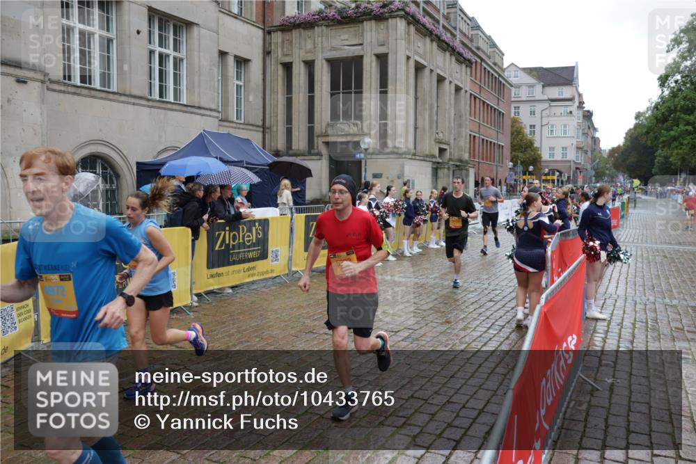 13.09.2026 - Kiel Lauf Yannick Fuchs http://msf.ph/oto/10433765 13.09.2026 11:43:19 Ziel 9569 meine-sportfotos.de