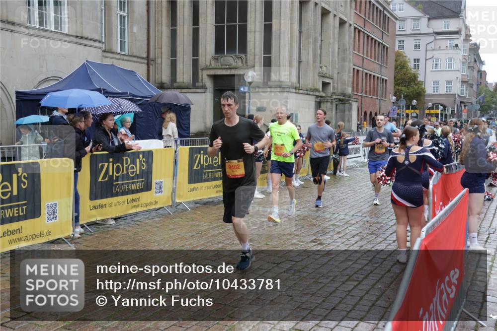13.09.2026 - Kiel Lauf Yannick Fuchs http://msf.ph/oto/10433781 13.09.2026 11:43:20 Ziel 9569 meine-sportfotos.de
