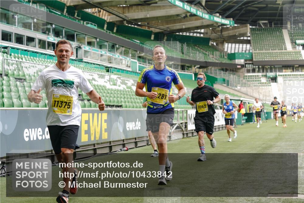 13.09.2026 - 21. swb-Marathon Bremen Michael Burmester http://msf.ph/oto/10433842 13.09.2026 10:24:40 Laufen im Stadion 10143, 10235, 10312, 10328, 10336, 10337, 10341, 10358, 10456, 10520, 10592, 10593, 10618, 10632, 10775, 10782, 10816, 10861, 10972, 10988, 11042, 11108, 11143, 11201, 11265, 11373, 11375, 11426, 11442, 11468, 11527, 11607, 11615, 11628, 11630, 11632, 11704, 11713, 11758, 11779, 11826, 11895, 11903, 11948, 12053, 12144, 12246, 12281, 12339, 12404, 12406, 12426, 12442, 12468, 12469, 12477, 12525, 13520, 13563, 13566, 13580, 13585, 13586 meine-sportfotos.de