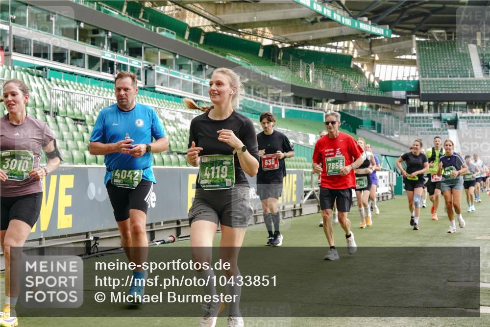 13.09.2026 - 21. swb-Marathon Bremen Michael Burmester http://msf.ph/oto/10433851 13.09.2026 13:31:37 Laufen im Stadion 122, 224, 295, 297, 344, 386, 487, 617, 639, 690, 806, 840, 965, 1114, 1133, 1142, 1310, 1314, 1326, 1329, 1427, 1529, 1775, 1801, 1869, 1892, 1897, 1904, 1923, 2216, 2242, 2249, 2253, 2270, 2274, 2344, 2368, 2372, 2523, 2556, 2615, 2629, 2637, 2643, 2677, 2719, 2726, 2869, 2871, 2877, 2918, 2945, 2952, 2994, 3038, 3094, 3101, 3140, 3223, 3227, 3350, 3379, 3401, 3426, 3572, 3644, 3723, 3736, 3746, 3873, 3876, 3918, 3944, 3960, 4162, 4309, 4460, 111 meine-sportfotos.de