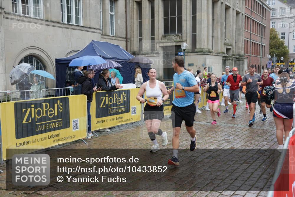 13.09.2026 - Kiel Lauf Yannick Fuchs http://msf.ph/oto/10433852 13.09.2026 11:43:24 Ziel 9569 meine-sportfotos.de