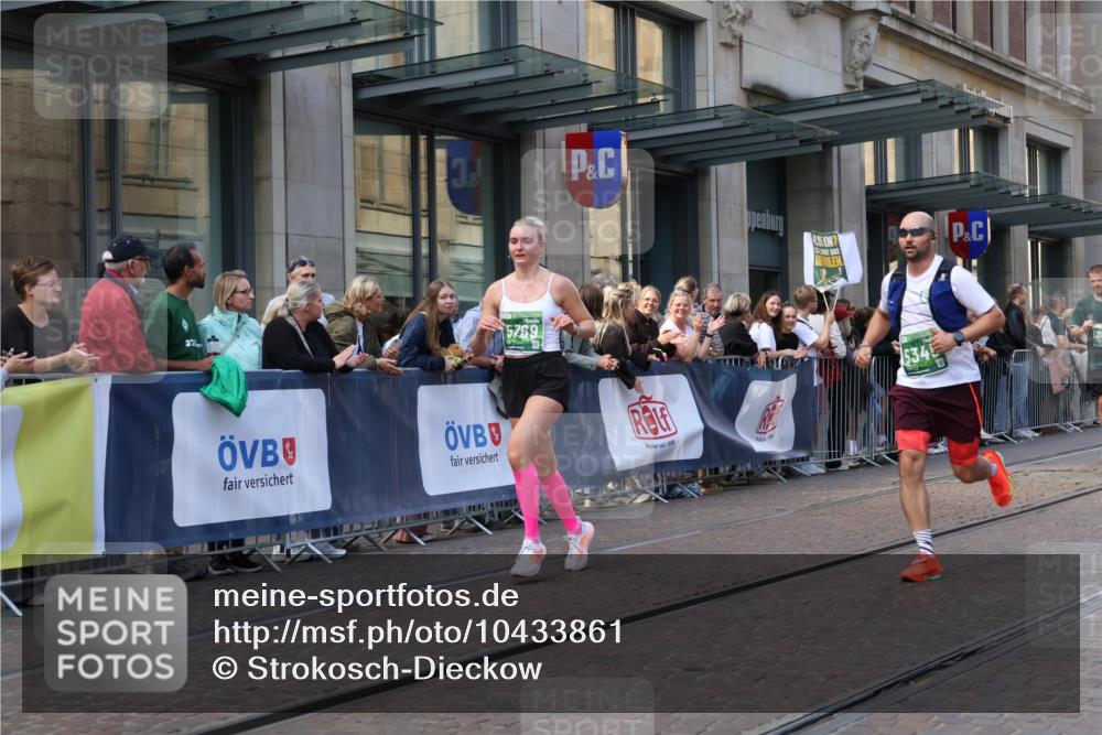 13.09.2026 - 21. swb-Marathon Bremen Strokosch-Dieckow http://msf.ph/oto/10433861 13.09.2026 13:12:57 Ziel 280, 313, 621, 868, 987, 1207, 2130, 2360, 2498, 2962, 3566, 3625, 4582, 5345, 5769, 6038, 6349, 6394, 6407, 7874, 8197, 8291, 8419, 8464, 8568, 8963, 9092, 1513, 2350, 2362, 2442, 2559, 2801, 2858, 3988, 4605, 4879, 5379, 5965, 6349, 8029, 8798, 9217, 9775, 13106, 13140 meine-sportfotos.de