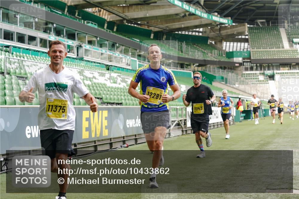 13.09.2026 - 21. swb-Marathon Bremen Michael Burmester http://msf.ph/oto/10433862 13.09.2026 10:24:41 Laufen im Stadion 10143, 10235, 10312, 10328, 10336, 10337, 10341, 10358, 10456, 10520, 10592, 10593, 10618, 10632, 10775, 10782, 10816, 10861, 10972, 10988, 11042, 11108, 11143, 11201, 11265, 11373, 11375, 11426, 11442, 11468, 11527, 11607, 11615, 11628, 11630, 11632, 11704, 11713, 11758, 11779, 11826, 11895, 11903, 11948, 12053, 12144, 12246, 12281, 12339, 12404, 12406, 12426, 12442, 12468, 12469, 12477, 12525, 13520, 13563, 13566, 13580, 13585, 13586 meine-sportfotos.de