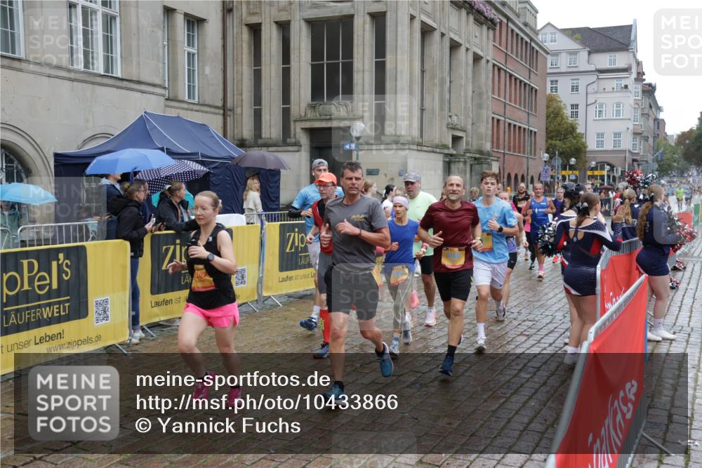 13.09.2026 - Kiel Lauf Yannick Fuchs http://msf.ph/oto/10433866 13.09.2026 11:43:26 Ziel 9569 meine-sportfotos.de