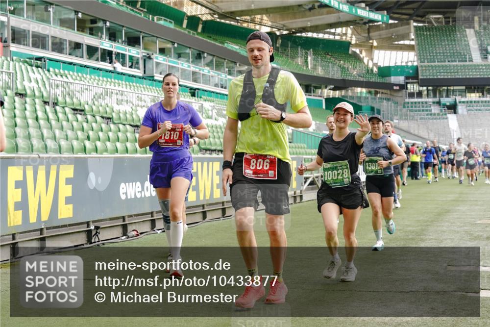 13.09.2026 - 21. swb-Marathon Bremen Michael Burmester http://msf.ph/oto/10433877 13.09.2026 13:31:43 Laufen im Stadion 122, 224, 295, 344, 386, 487, 617, 639, 690, 806, 840, 965, 1114, 1133, 1142, 1310, 1314, 1326, 1329, 1427, 1529, 1775, 1801, 1869, 1892, 1897, 1904, 1923, 2216, 2242, 2249, 2253, 2270, 2274, 2320, 2344, 2368, 2372, 2523, 2556, 2629, 2637, 2643, 2649, 2677, 2719, 2726, 2848, 2869, 2871, 2877, 2918, 2945, 2952, 2994, 3038, 3094, 3101, 3140, 3223, 3350, 3379, 3401, 3426, 3572, 3644, 3723, 3736, 3746, 3873, 3876, 3918, 3944, 3960, 4162, 4309, 4460, 111 meine-sportfotos.de