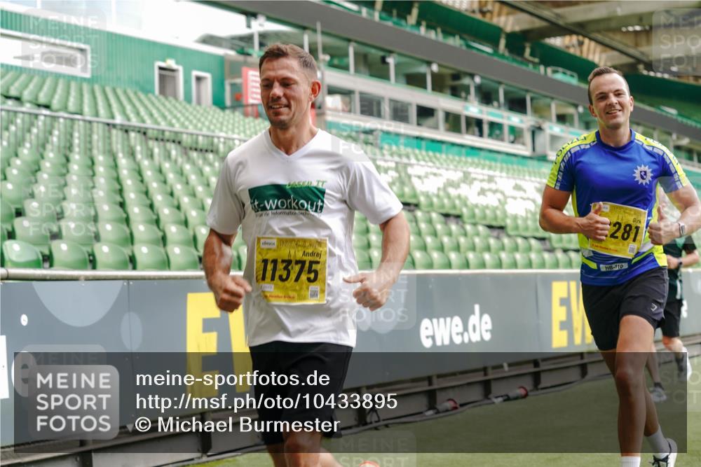 13.09.2026 - 21. swb-Marathon Bremen Michael Burmester http://msf.ph/oto/10433895 13.09.2026 10:24:41 Laufen im Stadion 10143, 10235, 10312, 10328, 10336, 10337, 10341, 10358, 10456, 10520, 10592, 10593, 10618, 10632, 10775, 10782, 10816, 10861, 10972, 10988, 11042, 11108, 11143, 11201, 11265, 11373, 11375, 11426, 11442, 11468, 11527, 11607, 11615, 11628, 11630, 11632, 11704, 11713, 11758, 11779, 11826, 11895, 11903, 11948, 12053, 12144, 12246, 12281, 12339, 12404, 12406, 12426, 12442, 12468, 12469, 12477, 12525, 13520, 13563, 13566, 13580, 13585, 13586 meine-sportfotos.de