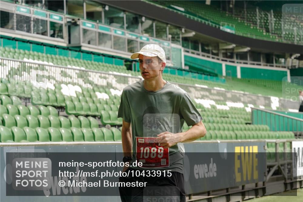 13.09.2026 - 21. swb-Marathon Bremen Michael Burmester http://msf.ph/oto/10433915 13.09.2026 12:34:34 Laufen im Stadion 250, 272, 299, 525, 919, 1089, 1212, 2072, 5428, 7741, 417, 573, 1168, 1214, 1357, 1453, 1507, 1639, 4474, 5212, 6485, 6507, 8044, 8285 meine-sportfotos.de