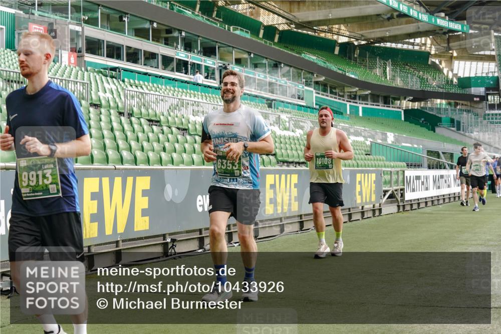 13.09.2026 - 21. swb-Marathon Bremen Michael Burmester http://msf.ph/oto/10433926 13.09.2026 13:31:48 Laufen im Stadion 122, 224, 295, 344, 350, 386, 487, 490, 617, 639, 690, 806, 840, 965, 1114, 1133, 1142, 1310, 1314, 1326, 1329, 1427, 1529, 1775, 1801, 1869, 1892, 1897, 1904, 1923, 2216, 2242, 2253, 2270, 2274, 2320, 2344, 2368, 2372, 2456, 2514, 2523, 2556, 2629, 2637, 2643, 2649, 2677, 2719, 2726, 2848, 2869, 2871, 2877, 2918, 2945, 2952, 2994, 3038, 3094, 3101, 3140, 3223, 3350, 3379, 3401, 3426, 3572, 3644, 3723, 3736, 3746, 3873, 3876, 3918, 3944, 3960, 4162, 4309, 4460, 111 meine-sportfotos.de