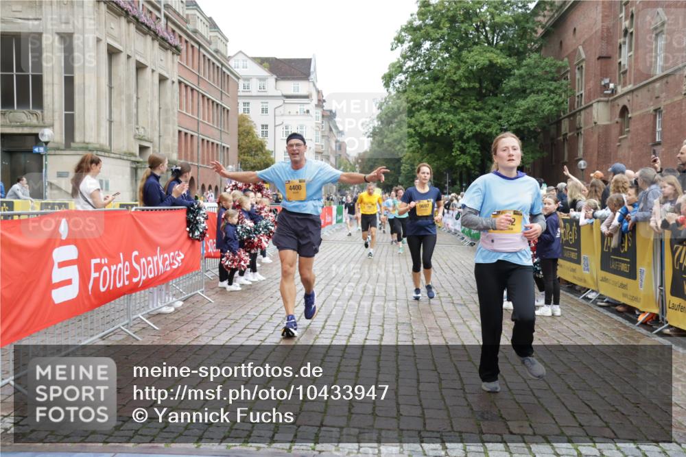 13.09.2026 - Kiel Lauf Yannick Fuchs http://msf.ph/oto/10433947 13.09.2026 09:47:43 Ziel 390, 466, 3373, 3735, 4011, 4103, 4365, 4400, 4460, 4479, 4480, 4952, 6078, 7767, 8096, 8503, 8833, 9528, 9697, 11654, 12099, 544, 591, 1235, 1324, 2587, 2870, 3192, 3629, 4480, 5167, 5517, 6072, 6575, 6639, 6696, 7461, 8231, 8524, 8540, 8777, 9091, 9634, 9936, 10076, 10224, 10555, 10789, 11862, 11964, 12635, 122, 218, 366, 1713, 1743, 2241, 2755, 3812, 4225, 4288, 4710, 5215, 6242, 6809, 6942, 7258, 9694, 10823, 11396, 12007, 12167, 12393, 7461, 9091 meine-sportfotos.de